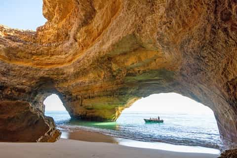 Bajada A Cueva Y Playa