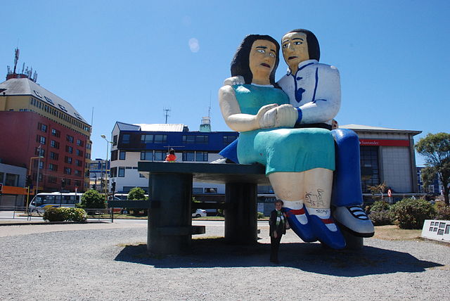 Escultura Sentados Frente Al Mar